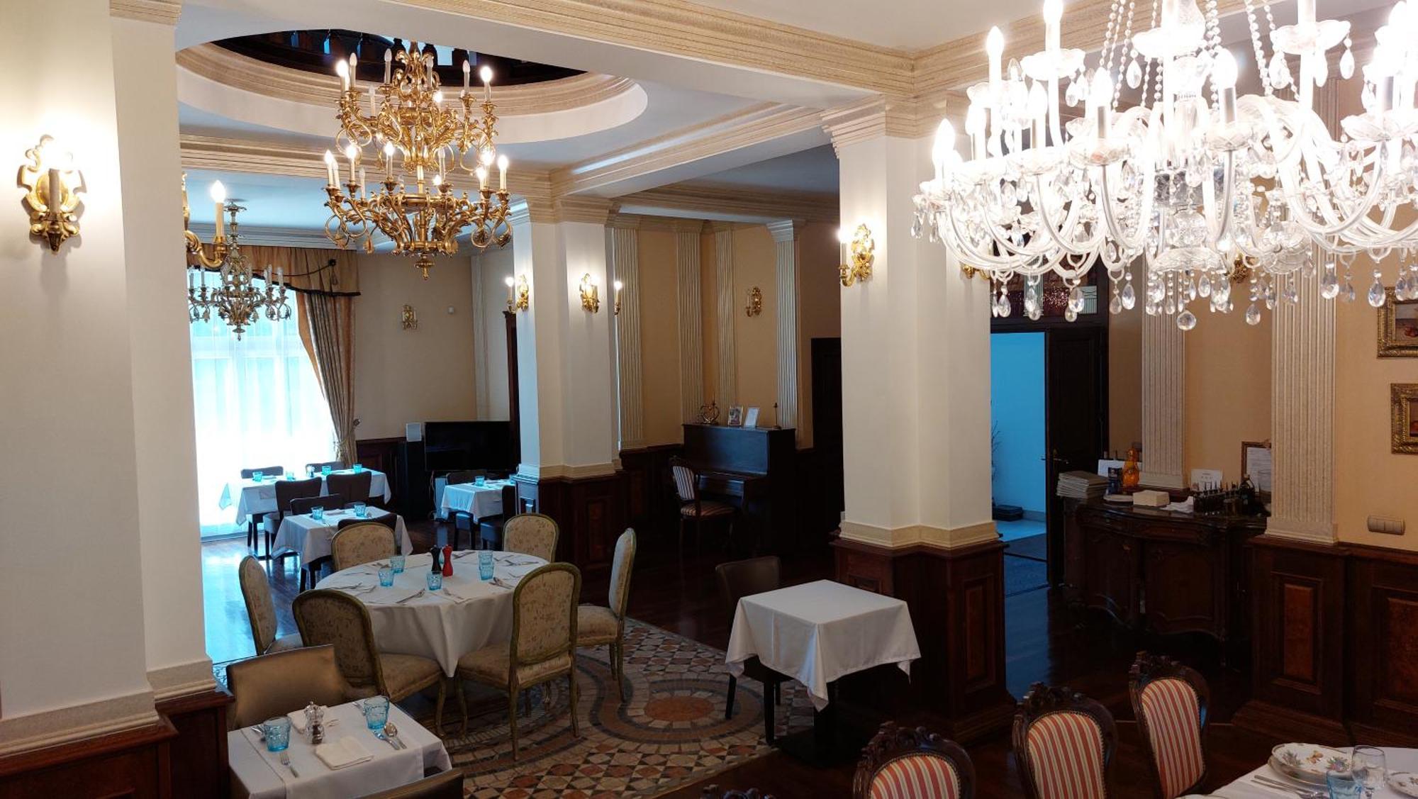 Castle Garden *** Apartment Szombathely Ngoại thất bức ảnh