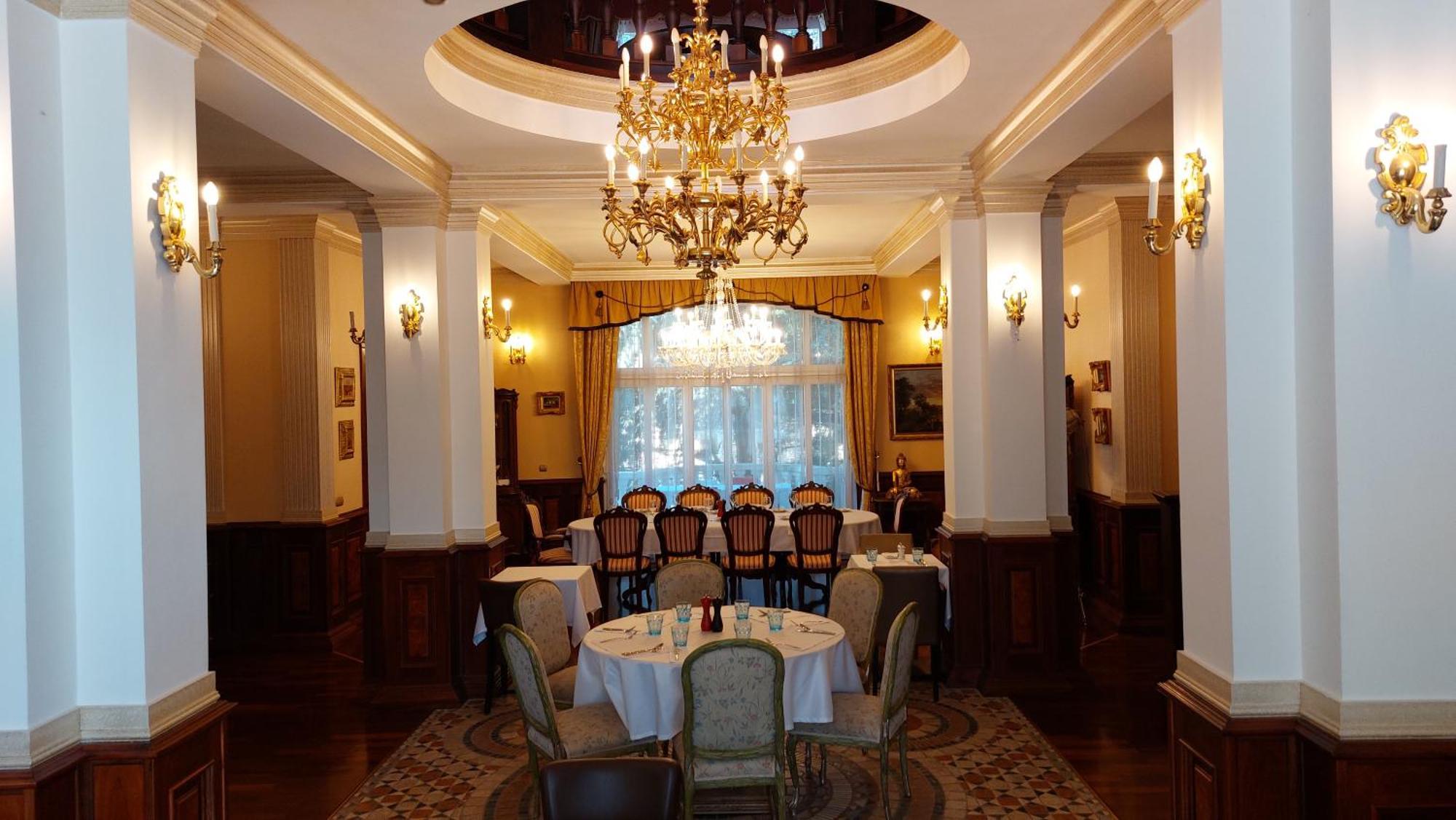 Castle Garden *** Apartment Szombathely Ngoại thất bức ảnh